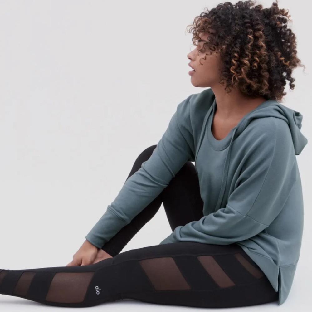 ALO YOGA Fluid Tunic Hoodie Tunic Concrete Gray Blue Scooped Neck Sweatshirt M - Picture 2 of 9